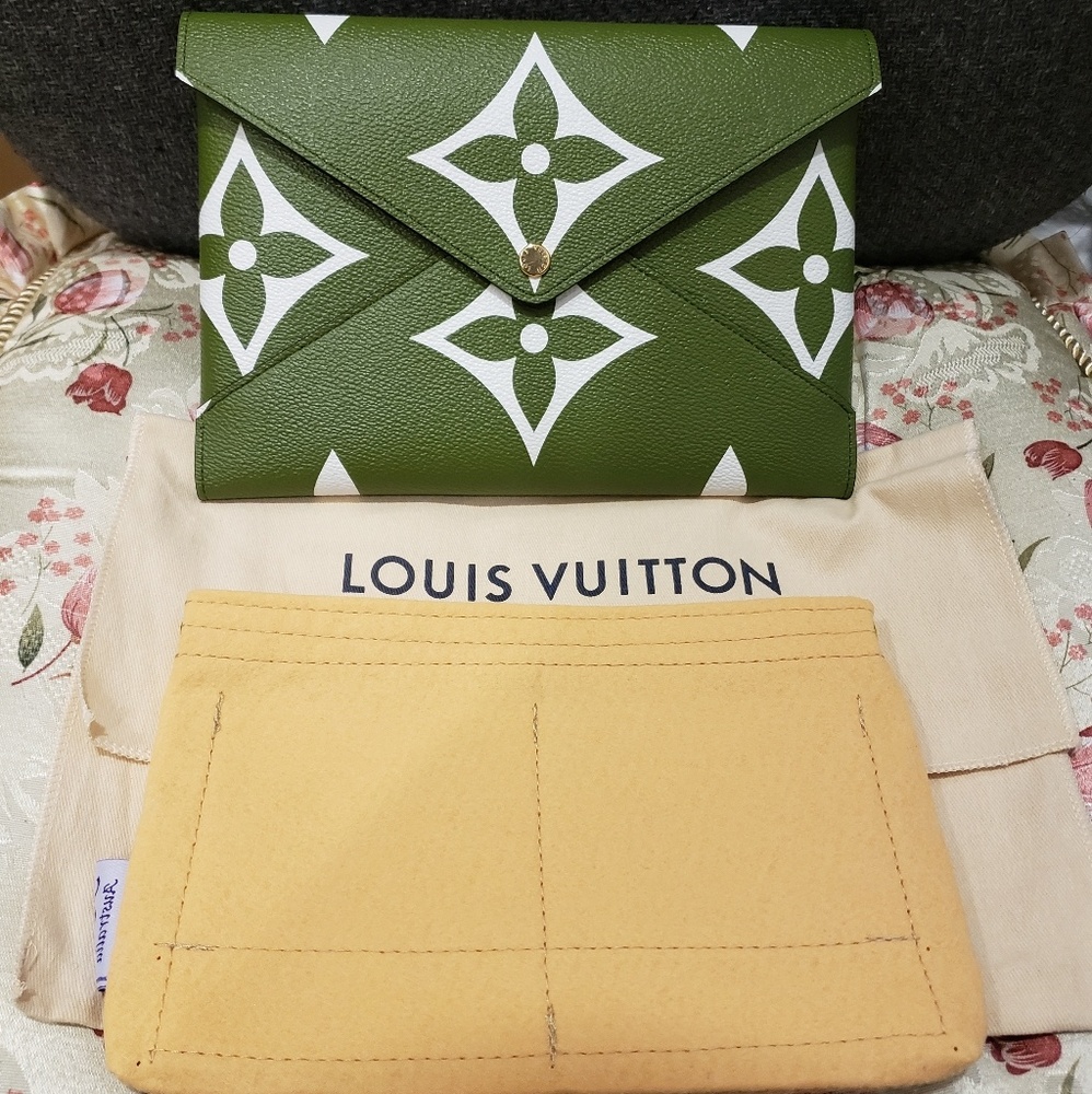 (SOLD) Authentic LV Giant Monogram Kirigami